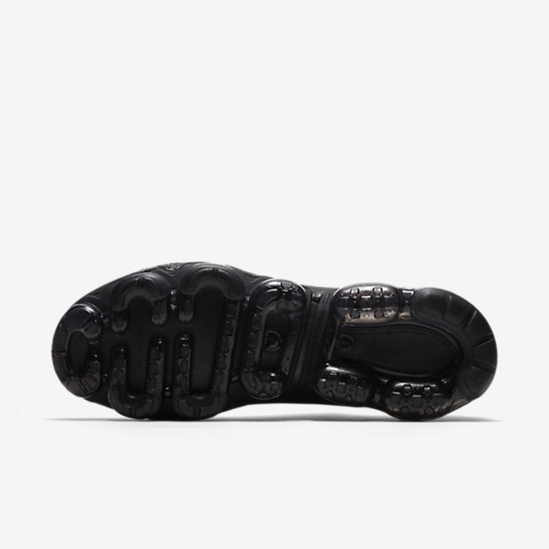 Nike vapormax best sale triple black laceless